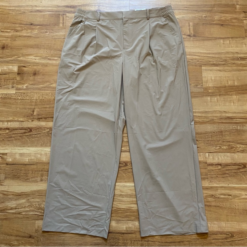 Old Navy Wide Leg Pants in Beige